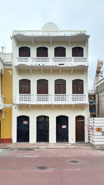 Casa Frente Parque Centenario, Cartagena