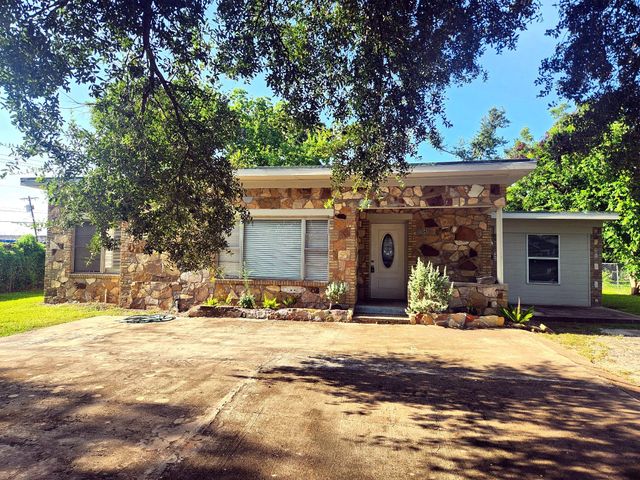 1114 Pecan, Angleton, TX, 77515