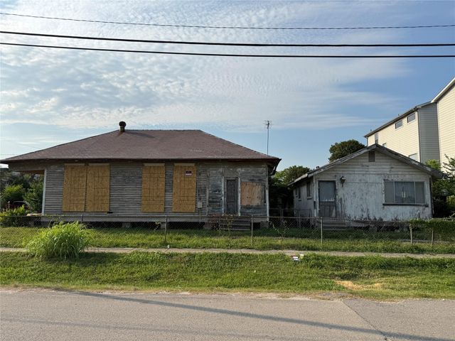 2402 Freeman, Houston, TX, 77009