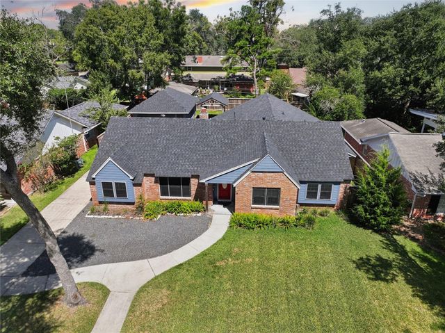 226 Driftwood, Seabrook TX 77586