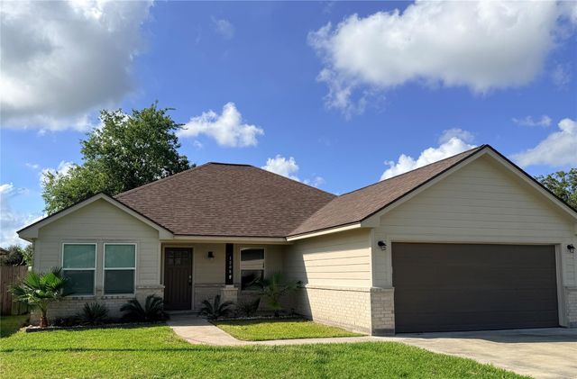1208 Henderson, Angleton, TX, 77515