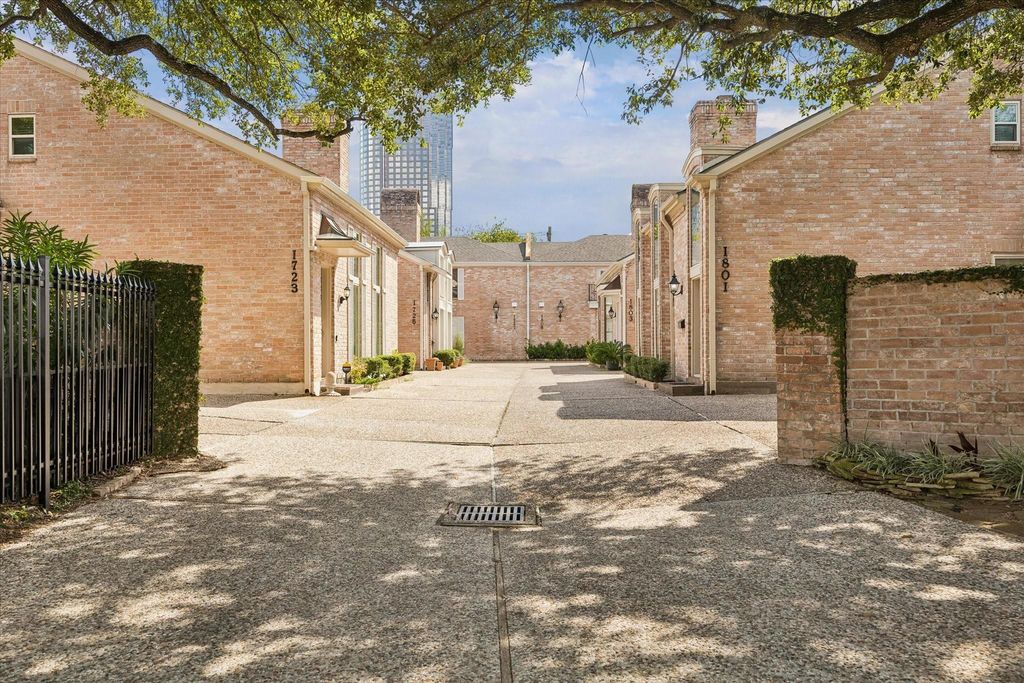 1727 NANTUCKET Dr, Houston, TX 77057 cover photo. Doors Open Tour advertisement.