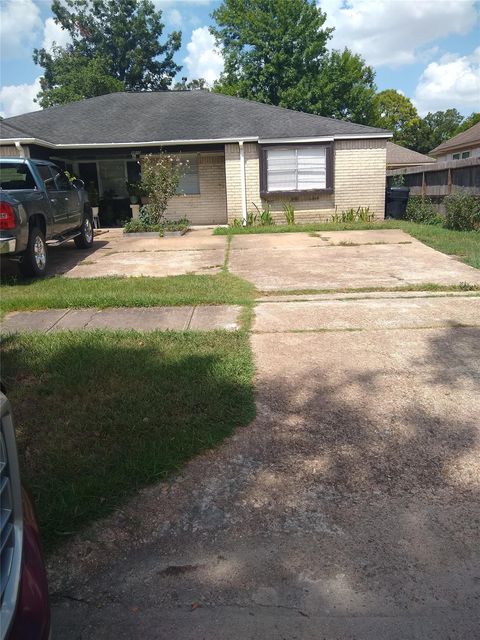 9810 Rockcrest