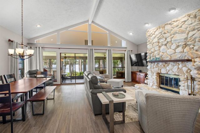  15749 Lakeway Dr, Willis, TX 77318