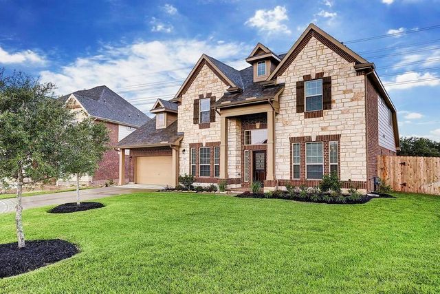 2931 Oakdale Landing