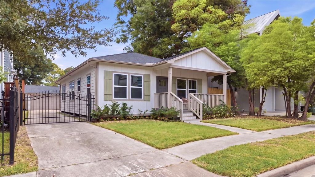 1202 Aurora St, Houston, TX 77009 cover photo. Doors Open Tour advertisement.
