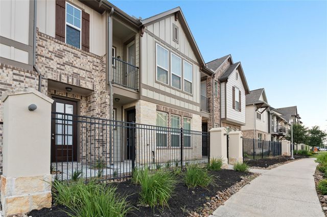 9511 Towne Lake