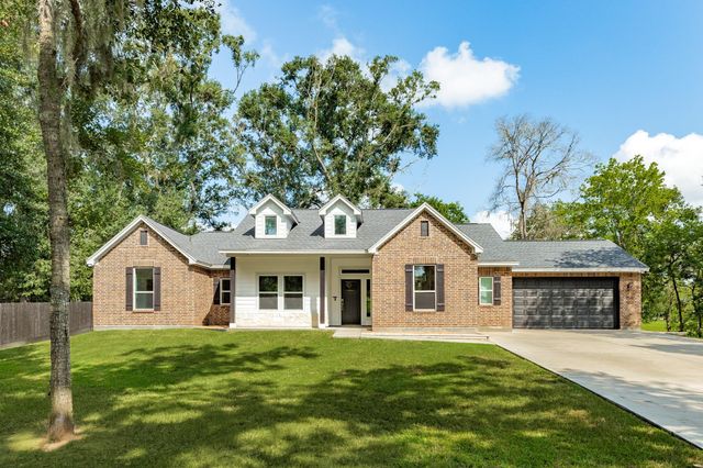  1219 Chuckwagon Ct, Angleton, TX 77515