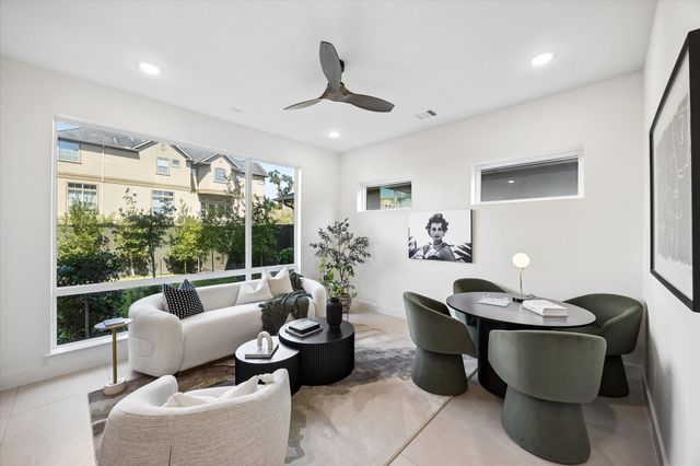  4705 Gibson St, Houston, TX 77007
