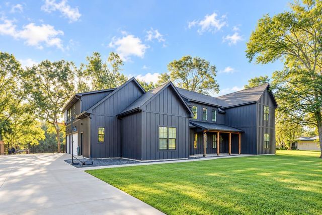  2901 Shady Ln, Webster, TX 77598