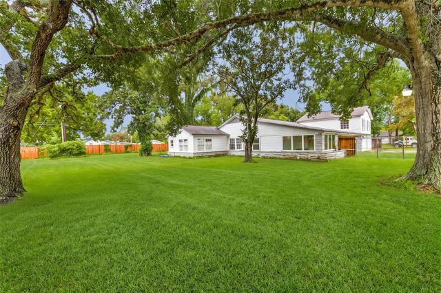 100 Mattson, West Columbia, TX, 77486