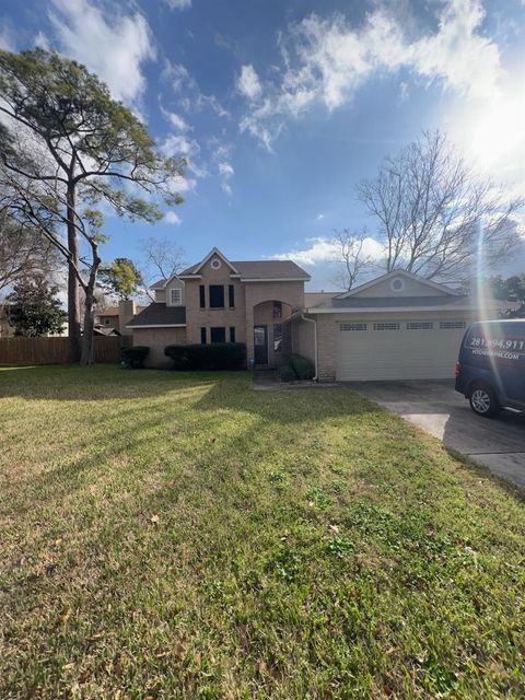 7402 Wood Bluff