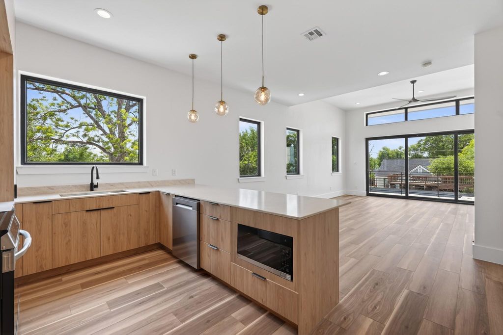 6822 Sidney St A, Houston, TX 77021 cover photo. Doors Open Tour advertisement.