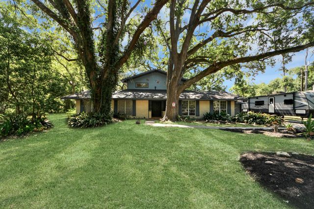 215 Hardy, Bacliff, TX, 77518