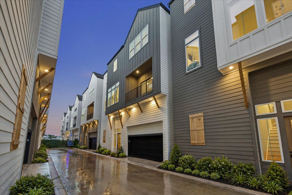 1181 W 19th Street, Houston, TX 77008 cover photo. Doors Open Tour advertisement.