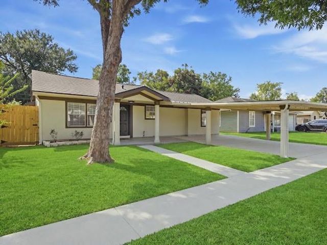 2418 Huntington