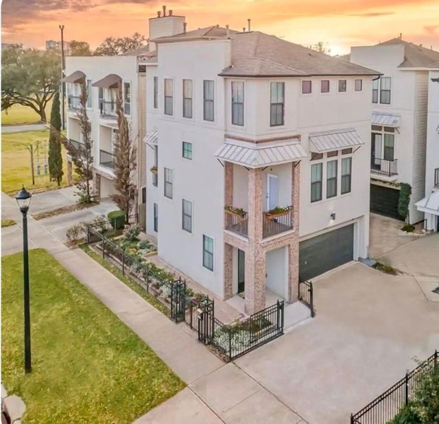 3610 Chenevert, Houston, TX, 77004