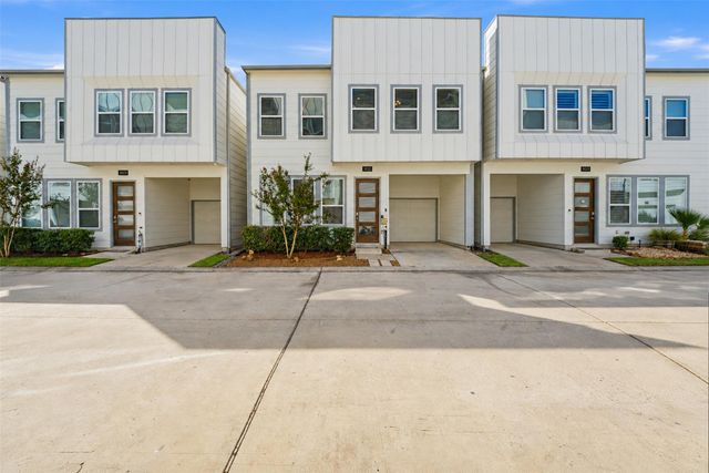 9011 Lonestar Creekbend Ln, Houston, TX, 77080