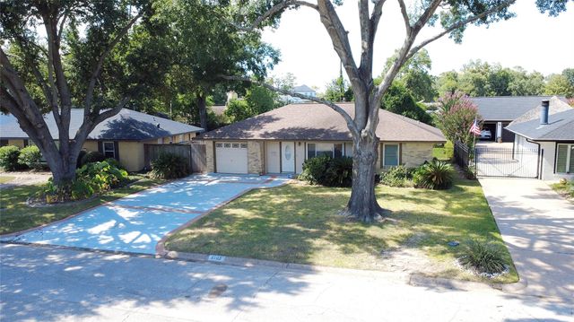 2106 Woodcrest, Houston, TX, 77018