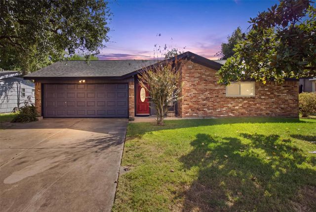 321 Chestnut, Lake Jackson TX 77566