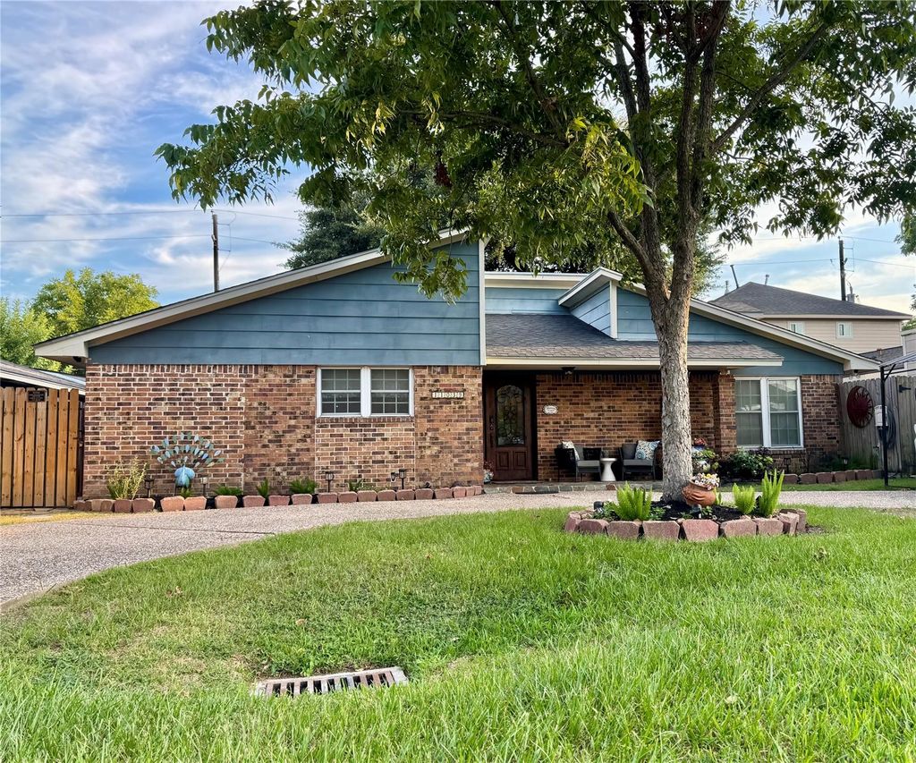 11039 Pine Cone Ln, Houston, TX 77041 cover photo. Doors Open Tour advertisement.
