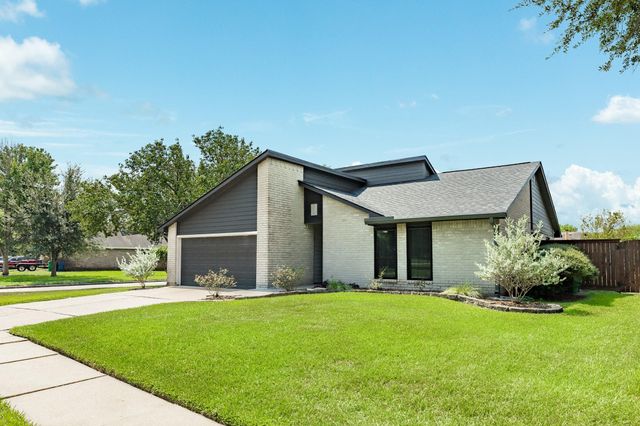 9 Sarita, Angleton, TX, 77515