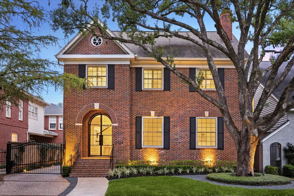 2724 Centenary St, Houston, TX 77005 cover photo. Doors Open Tour advertisement.