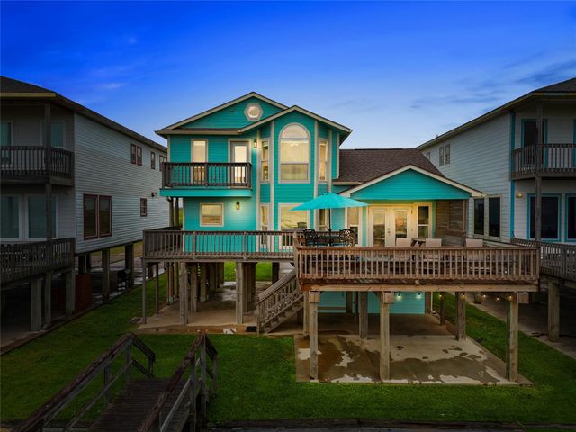  2406 Blue Water Hwy, Surfside Beach, TX 77541