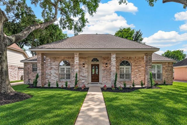 22503 Cove Hollow