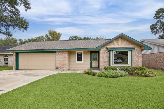  13626 Greenridge Dr, Sugar Land, TX 77498