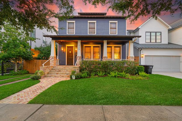  729 E 7th 1/2 St, Houston, TX 77007