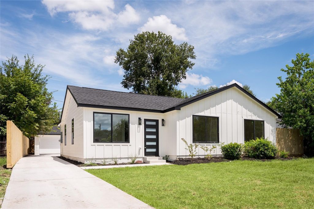 4755 Marietta Ln, Houston, TX 77021 cover photo. Doors Open Tour advertisement.