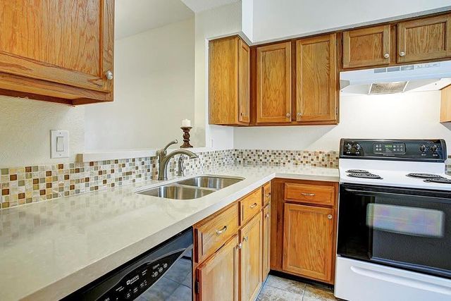 7655 Cambridge, Houston, TX, 77054