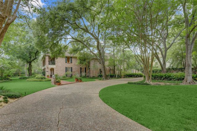  1 Stayton Cir, Piney Point Village, TX 77024