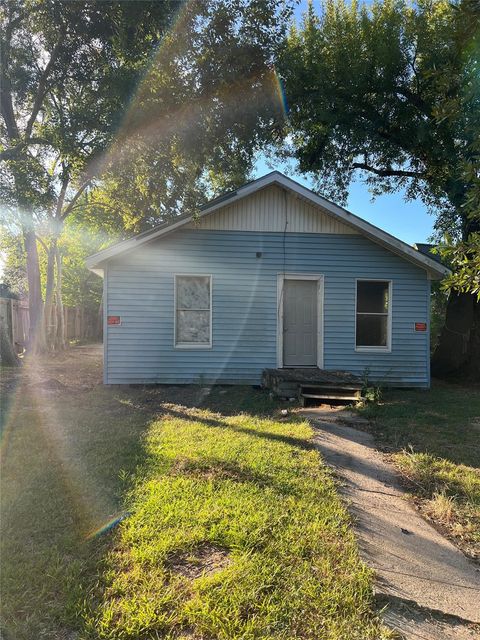 2109 Carolina, Baytown, TX, 77520