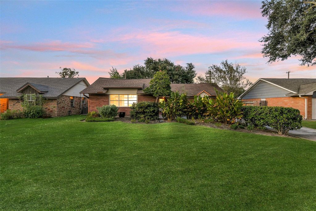 2205 Lazybrook Dr, Houston, TX 77008 cover photo. Doors Open Tour advertisement.