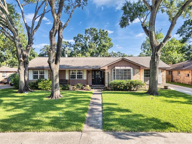 426 Shadow Creek, El Lago, TX, 77586