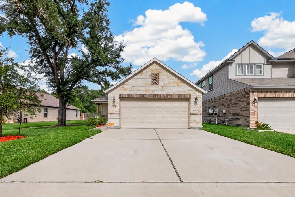 11638 Colossal Oak Dr, Houston, TX 77066 cover photo. Doors Open Tour advertisement.