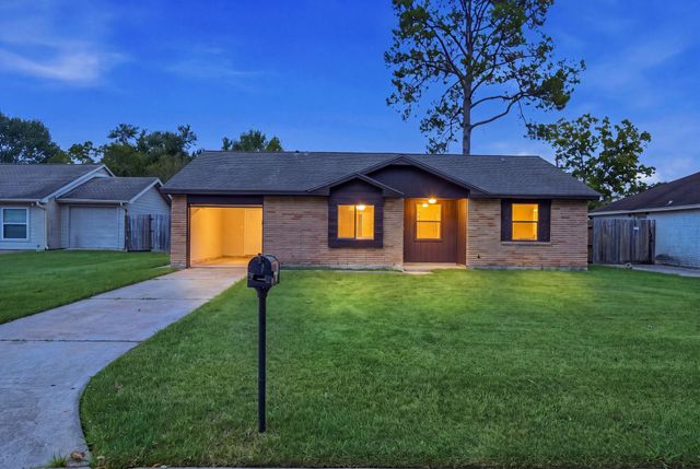 802 Stadium, Friendswood, TX, 77546