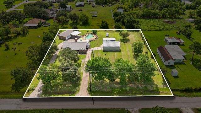  4435 S Tower Rd, Santa Fe, TX 77517