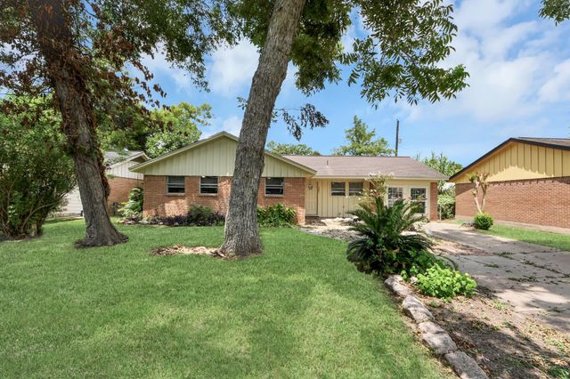  505 Jasmine St, Richwood, TX 77531