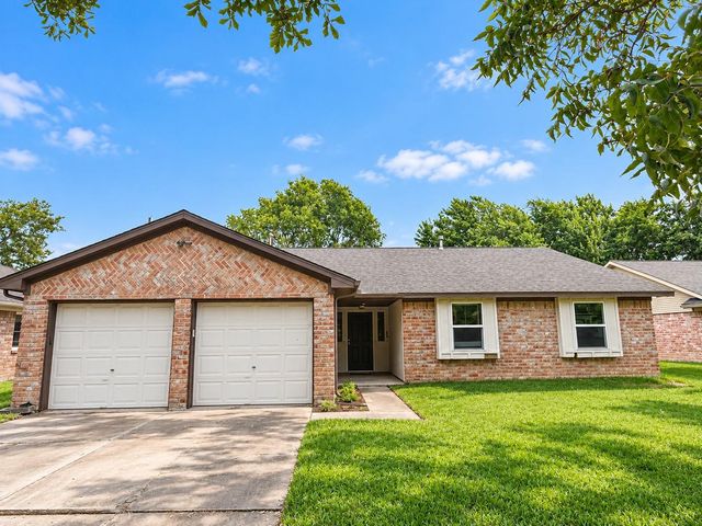  2026 Arcadia Dr, Sugar Land, TX 77498