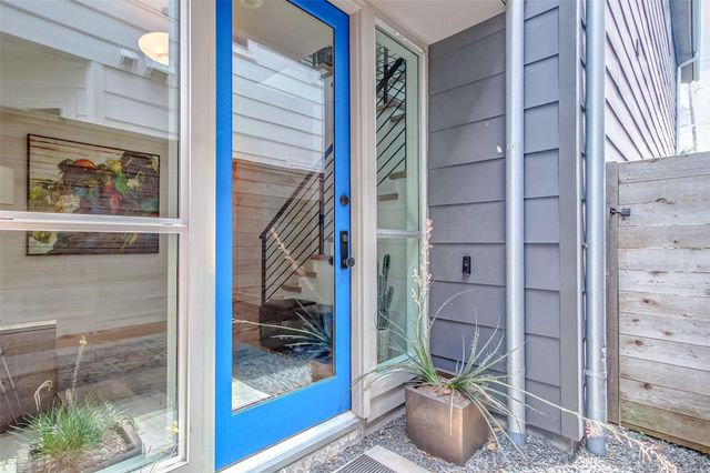730 14th, Houston, TX, 77008