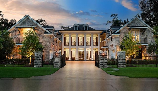 25 Doe Run Dr, The Woodlands, TX 77380
