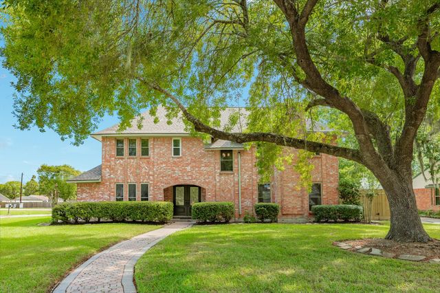 250 Wedgewood, Lake Jackson TX 77566