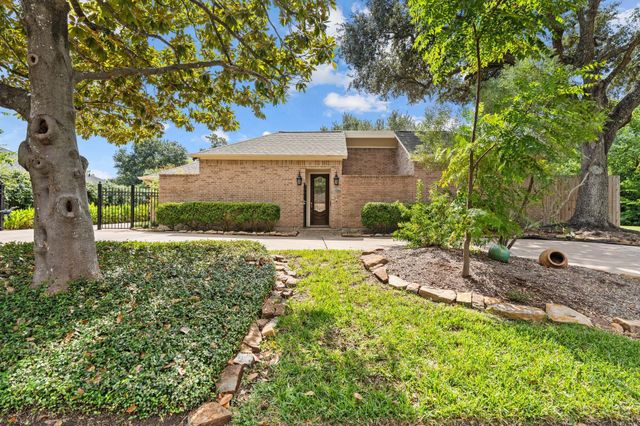 11519 Lakeside Place, Houston, TX, 77077