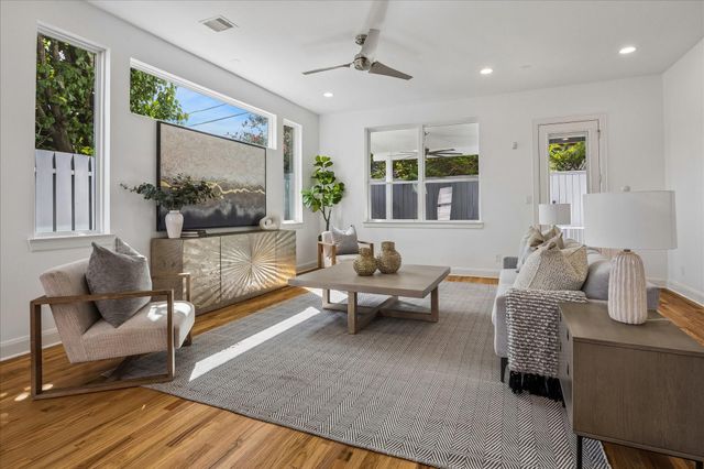 1317 Clay, Houston, TX, 77019