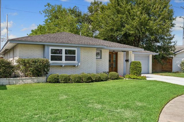 1327 Guese, Houston TX 77008