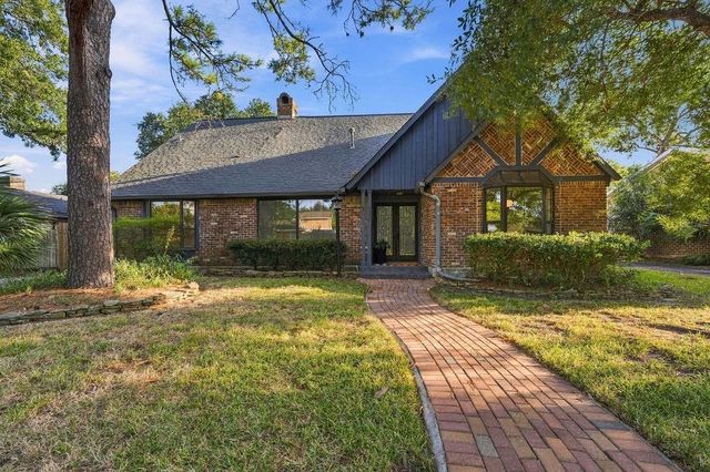 1326 Saxony, Houston, TX, 77058