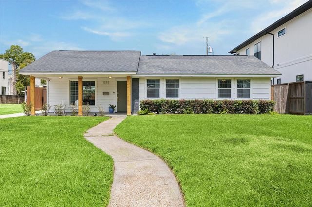 1232 Chantilly